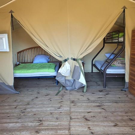 משר-סור-ג'ירונדה Camping Les Chenes Verts מראה חיצוני תמונה