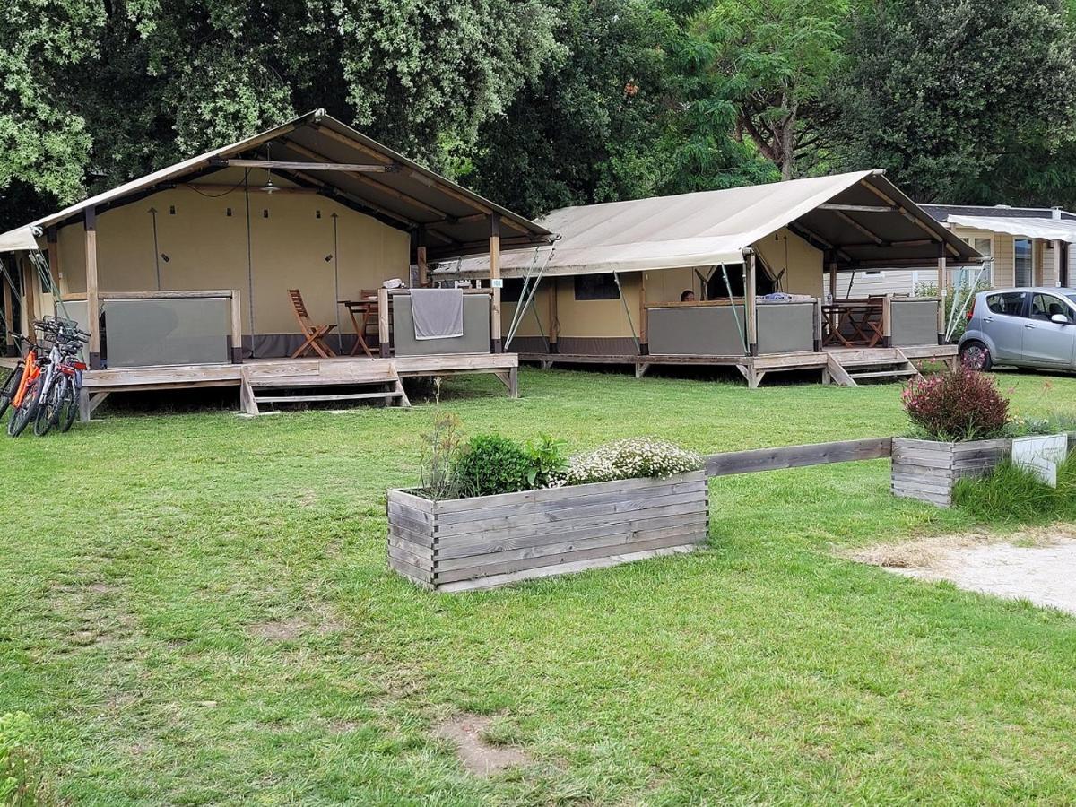 משר-סור-ג'ירונדה Camping Les Chenes Verts מראה חיצוני תמונה
