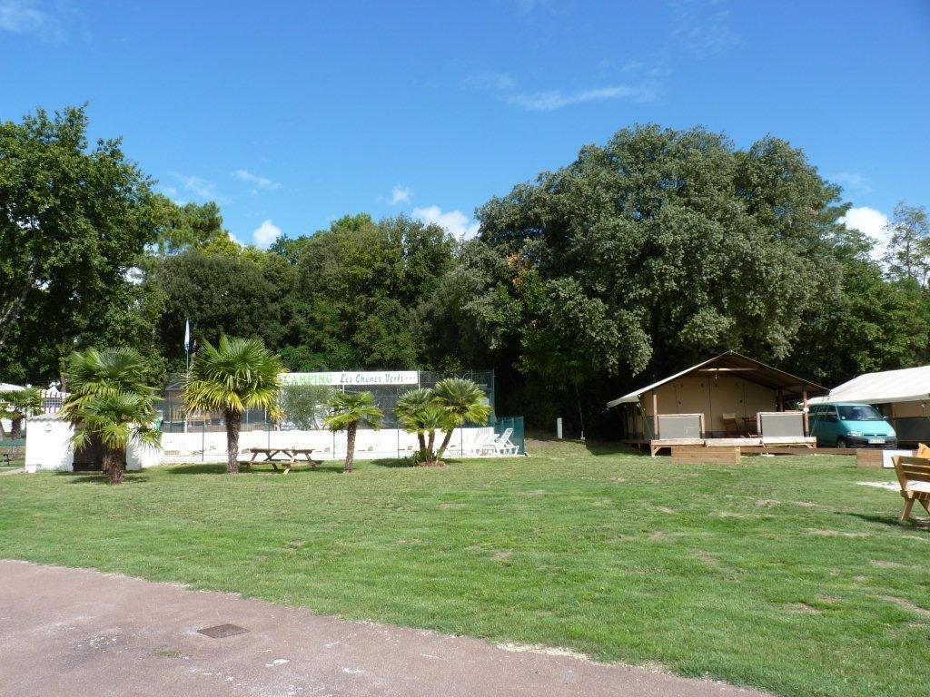 משר-סור-ג'ירונדה Camping Les Chenes Verts מראה חיצוני תמונה